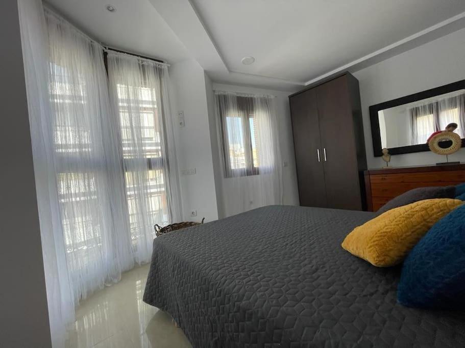 Piso Centro Elche Junto Basilica Apartment Exterior photo